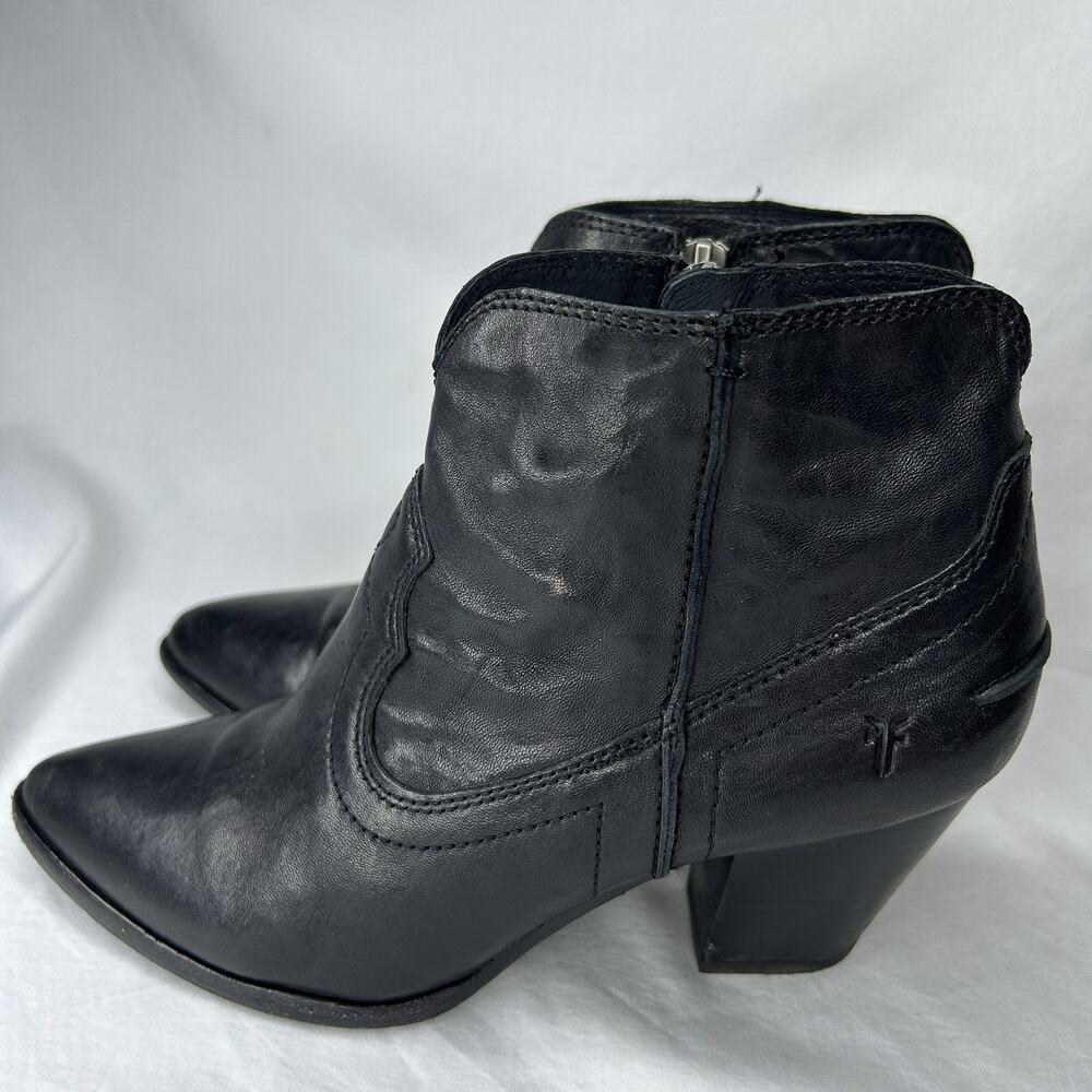 FRYE Women's Renee seam Black Leather Booties w 3' Textured Heels Size 7.5M